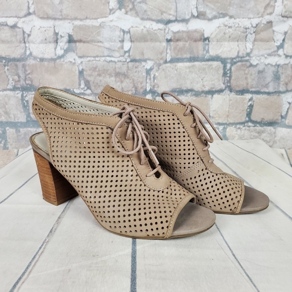 Franco Sarto Gossip Peeptoe  Slingback Sz 9W Taupe Suede